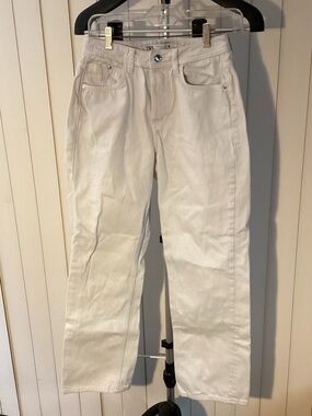 Zara Off-White Straight-Leg Jeans - Button Down ❤️